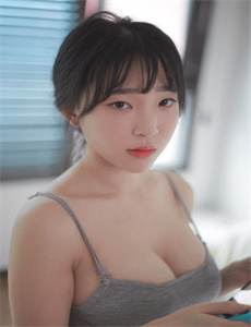 大象席地而坐
