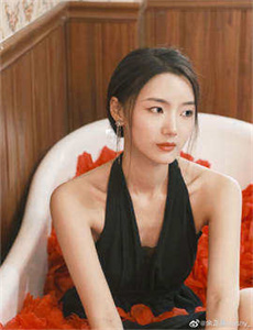 25岁的女子高中生未增删翻译中文翻译