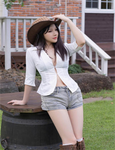 美女文胸视频