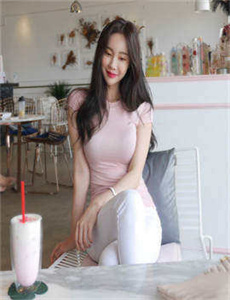 亚洲AV爆乳精品一区二区中文