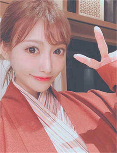 美女尿尿