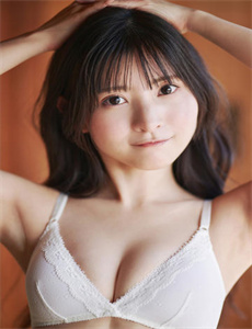 三上悠亜