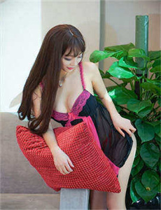 老和尚猛挺进她莹莹的体导演是谁